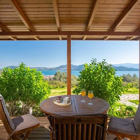 Artemis Villa